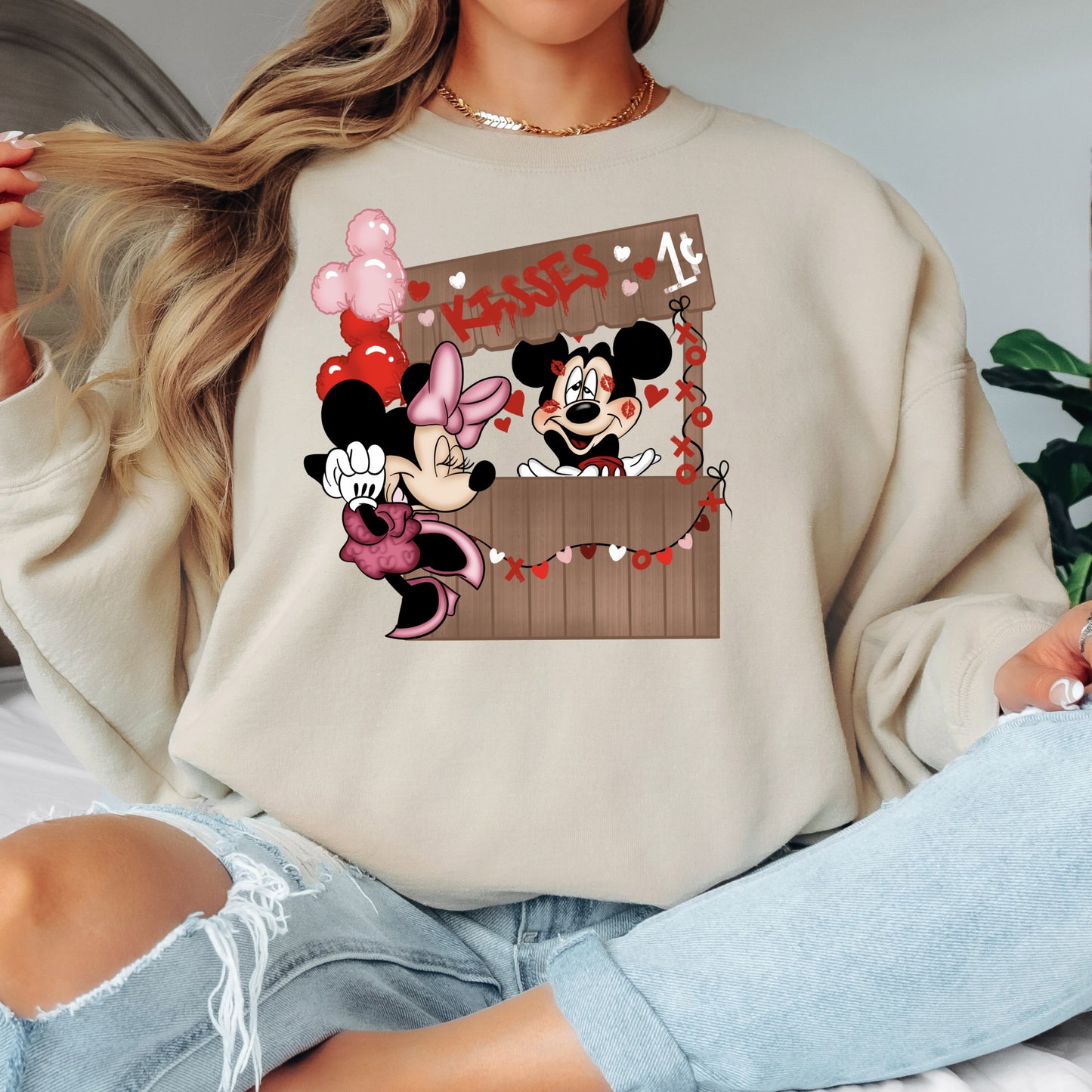 Mickey & Minnie Kissing Booth